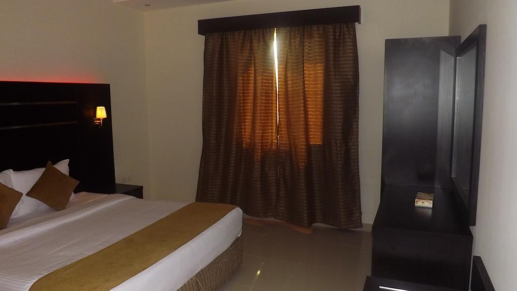 Baron Palace - Almasif Hotel Apartments Riyadh Exterior photo